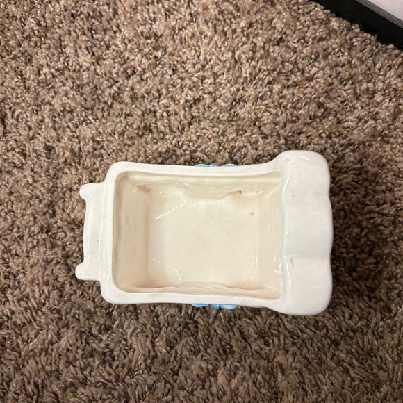 Vintage CMC 1989 Ceramic Baby Carriage Planter - Picture 4 of 11